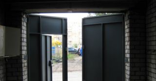 Купить гаражные ворота распашные Усть-Лабинск, цена от 3830 руб.